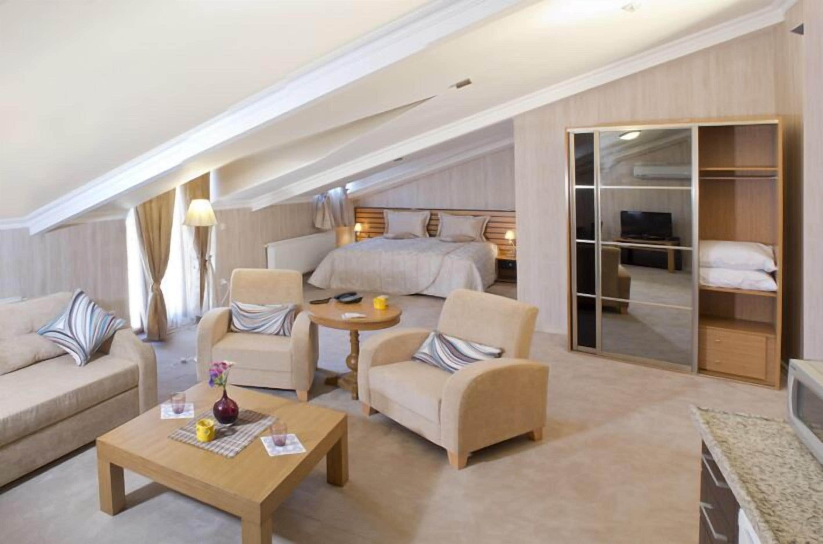 The Bosphorus House — Photos 1